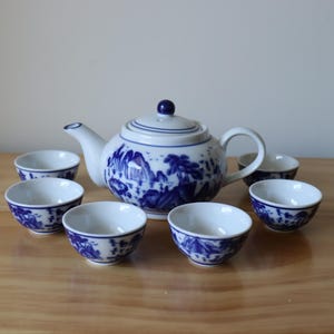 Asian Antique Set of Blue and White Teapot and 6 Teacups