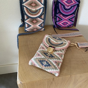 Haakpatroon voor telefoontasje.