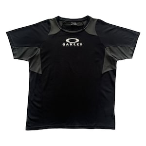Oakley Center Logo Training T-shirt - Etsy