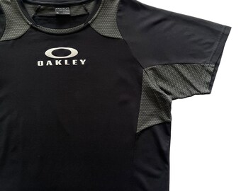 Oakley Center Logo Training T-shirt - Etsy