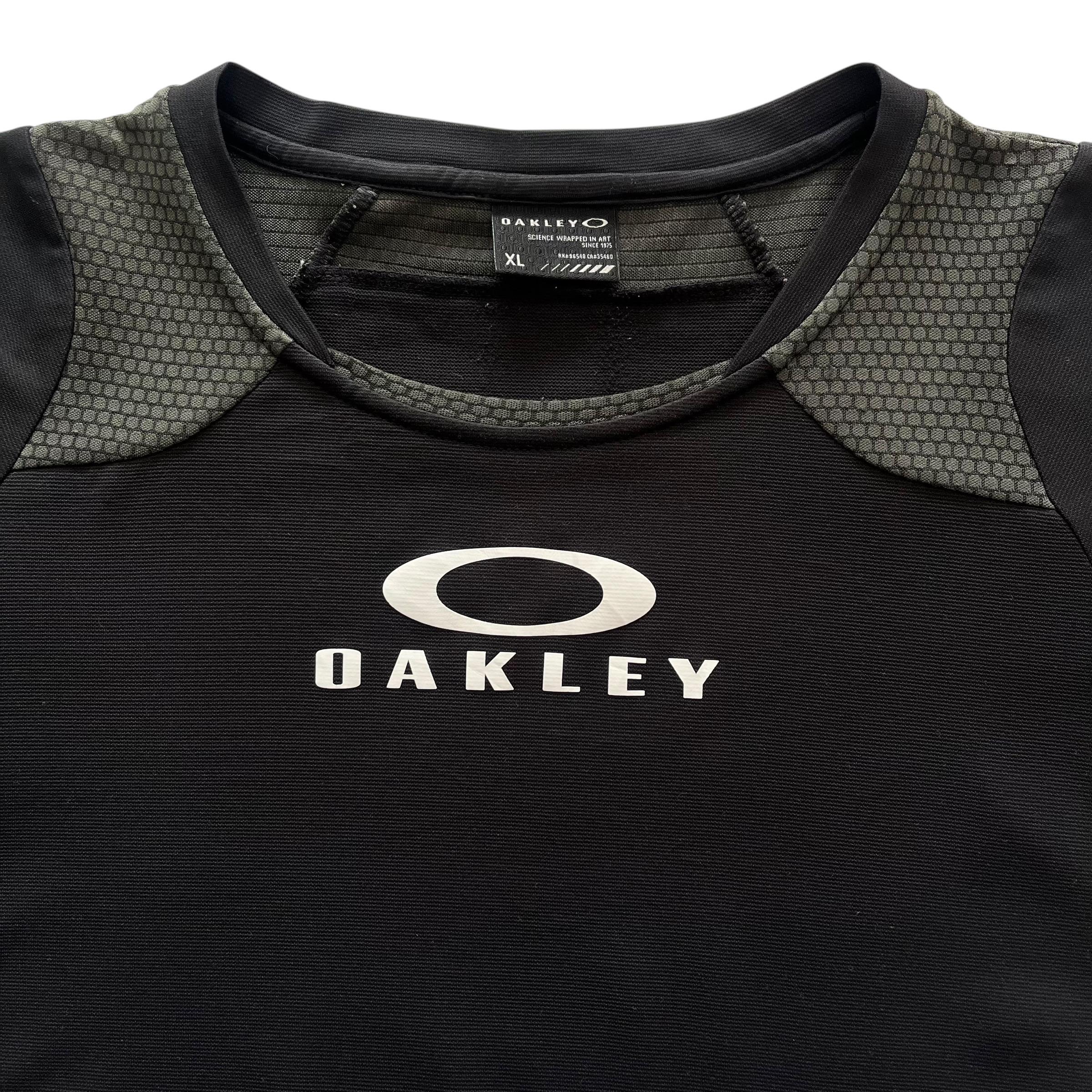 トップス OAKLEY Center Logo T-shirt Oakley Center Logo Training T-shirt - Etsy