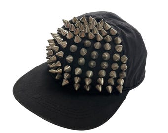 帽子 Vivienne Westwood POM POM BERET Vivienne Westwood（ヴィヴィアンウエストウッド）の「POM POM BERET