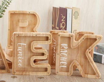 Alcancía de madera personalizada con letras, alcancía con pegatinas para nombres, alcancía con inicial personalizada, alcancía con nombre, regalo para niños