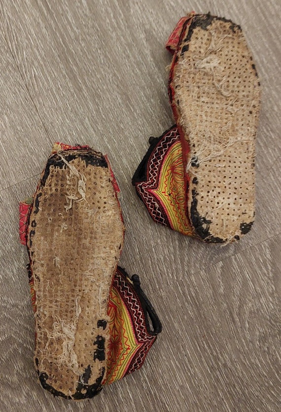 Vintage Tribal Shoes, Hand-made with Cotton & Sil… - image 3