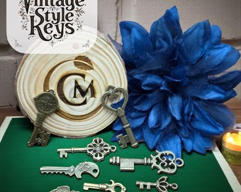 Antique Bronze Skeleton Keys Charms | Vintage Style Key Pendants | Wedding Favour, Santa Key, Scrapbooking, Jewellery Making