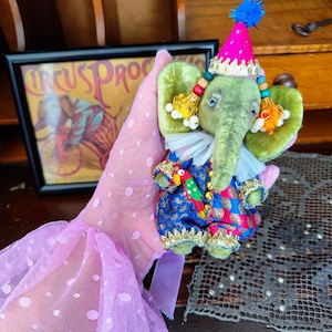 Teddy Mini  Elephant &quot;Jumbo&quot; – Vintage Circus Artist Bear – Collectible Memory Toy – Handmade Gift in Wooden Box