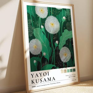 Tarassaco di Yayoi Kusama, stampa verde e bianca, carta da parati floreale, arte murale Japandi, poster Wabi Sabi, dipinto zen, opera d'arte giapponese sul giardino