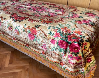 Unused Vintage Italian Floral Velvet Bedspread, Bohemian Table Decor, Large Tablecloth Rectangle, Floral Wallhanging Rug Sofa Cover Tapestry