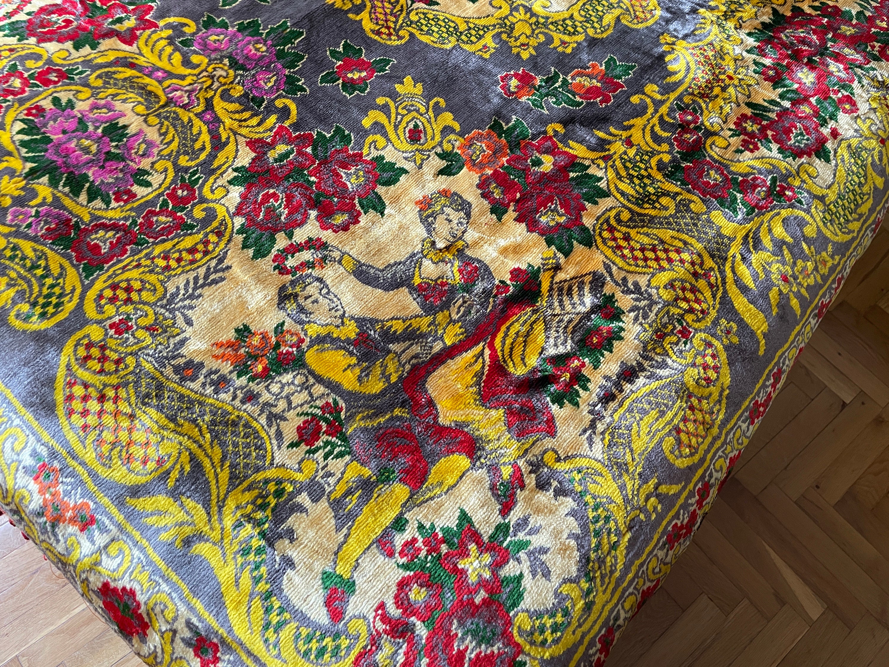 UNUSED Italian Wedding Bedspread, Fragonard Courting Couple Floral