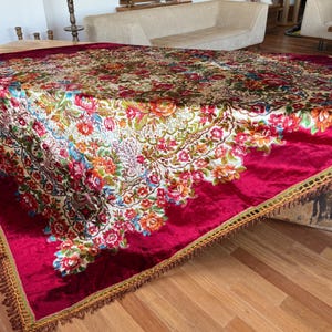 Fluwelen sprei, vintage ongebruikte Italiaanse bruiloft deken, Hollywood Regency sprei, luxe antieke koningin sprei, bloemen rode sofa plaid