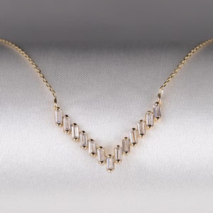 14K Gold Baguette Diamond Necklace,Solid Gold Baguette Necklace,Minimalist Baguette Necklace,Dainty Diamond Necklace,Birthday Gift
