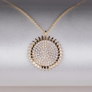 14K Gold Sun Necklace,14k Sun Pendant,Handmade Minimalist Gold Sun Necklace,Sun Charm Delicate Necklace,Sunshine Necklace,Gift for her