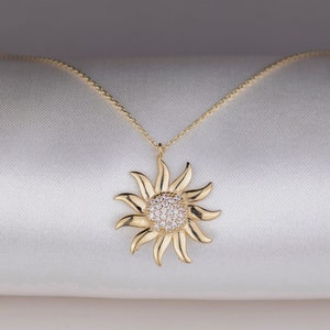 14K Gold Sun Necklace,14k Sun Pendant,Handmade Minimalist Gold Sun Necklace,Sun Charm Delicate Necklace,Sunshine Necklace,Gift for her