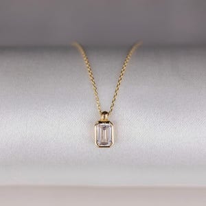 14K Gold Baguette Diamond Necklace,Solid Gold Baguette Necklace,Minimalist Baguette Necklace,Dainty Diamond Necklace,Birthday Gift