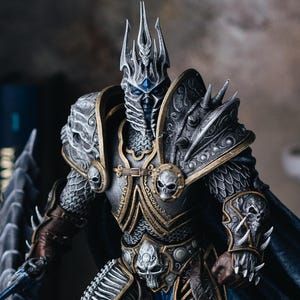 Lich King Figurine: Hand-Painted World of Warcraft Fan Art