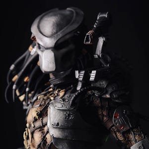 Predator 3D Printed Figure with Removable Mask • Hand Painted Resin Statue • Custom Alien Fan Art Collectible • Gift for Movie Fans