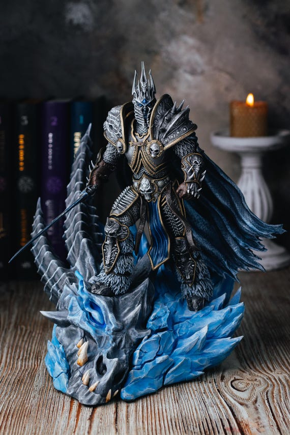 Lich King Figurine: Hand-painted World of Warcraft Fan Art - Etsy