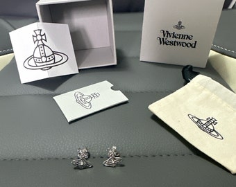 Vivienne Westwood en caja Pendientes Orb en plata brillante pequeños últimos pares reducidos