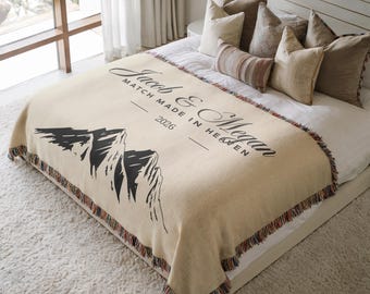 Personalisierte Berg Hochzeit Decke, Benutzerdefinierte Paar Namen gewebter Überwurf, Jubiläums-Andenken Geschenk für Brautpaare oder Outdoor-Liebhaber
