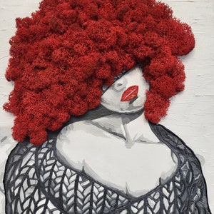 魅力的な苔の絵画「謎めいた見知らぬ人」。女性の肖像画。環境に優しいカラフルな苔のアート。壁掛けのプリザーブド苔ギフト。