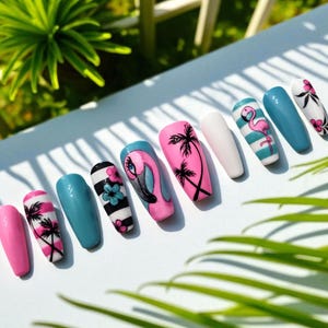 Funky Flamingo Freestyle Summer Press-on Nails