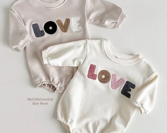 Pull bébé LOVE pour tout-petits, barboteuse pour bébé, vêtements d'hiver pour bébé, cadeau bébé Saint-Valentin, pull bébé fille, cadeau baby shower, vêtements pour enfants