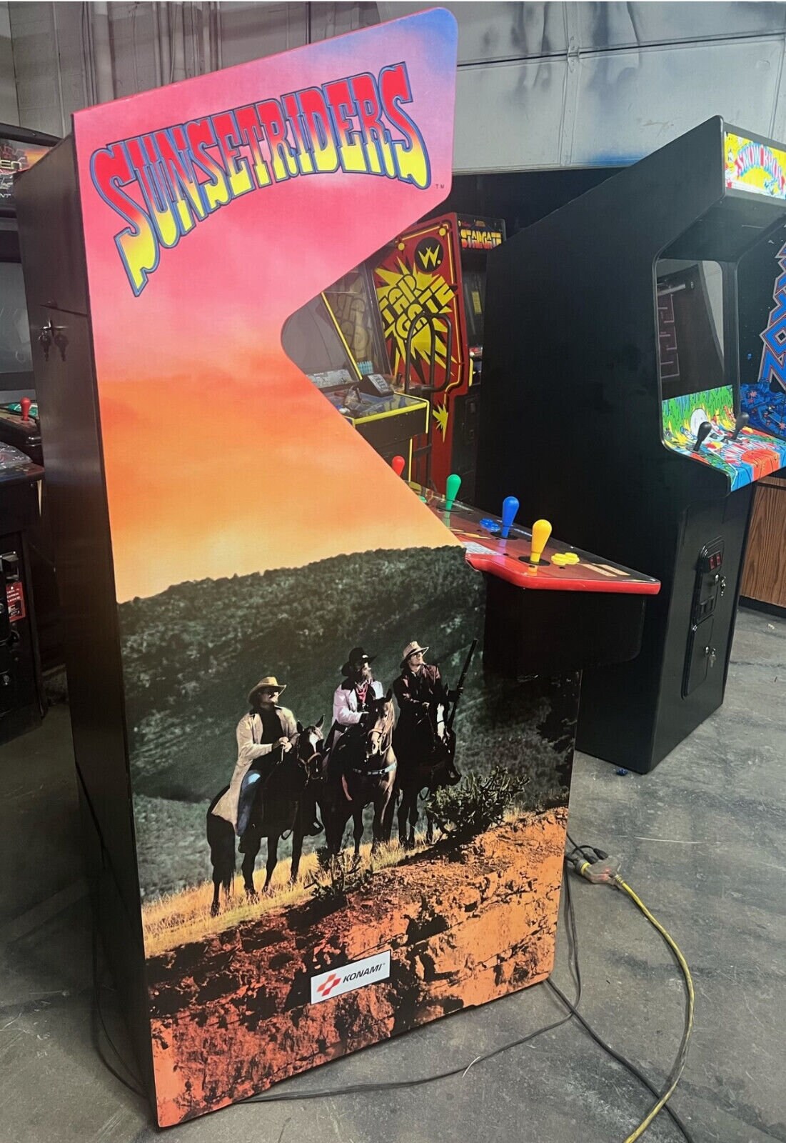 Vintage Arcade Machine Cocktail Table , Multigame Theme , Table Top