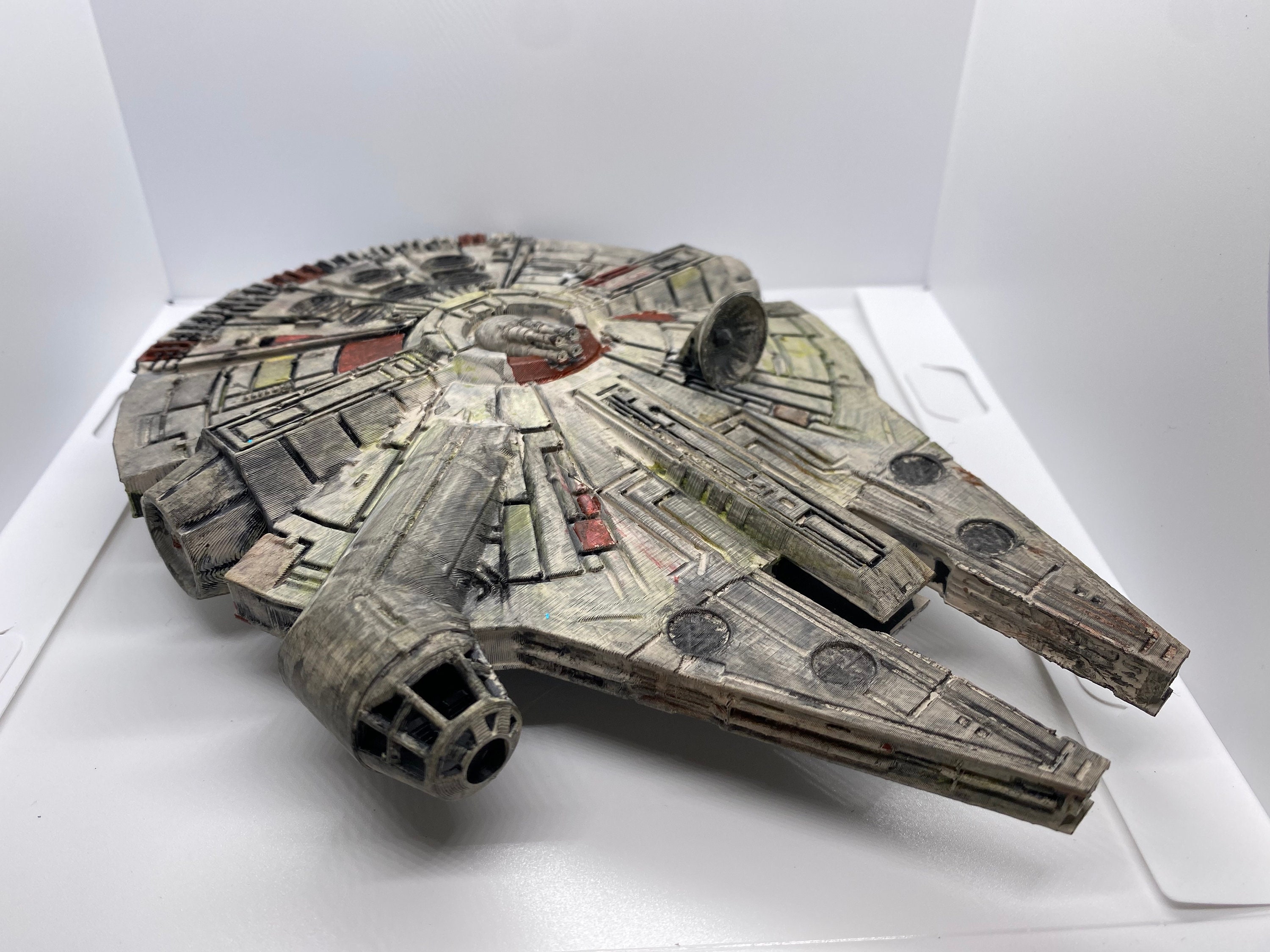 Maqueta madera Halcón Milenario Star Wars por 22,90€ –