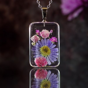Flower Necklace, Botanical Jewellery, Resin Necklace, Floral necklace, Real Flower Necklace, dried flower pendant, Clear flower necklace.
