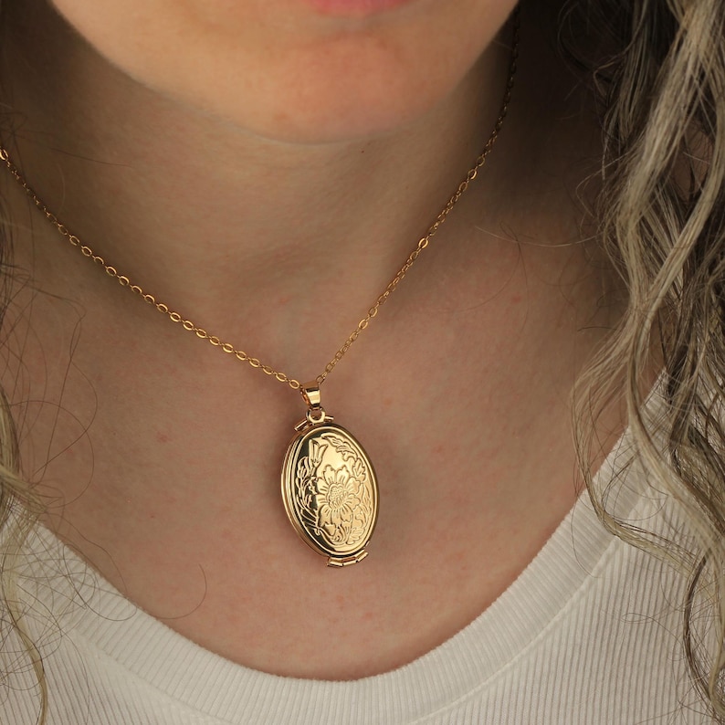Engraved Photo Locket,locket With Photos, Locket Necklace Gift, Custom ...