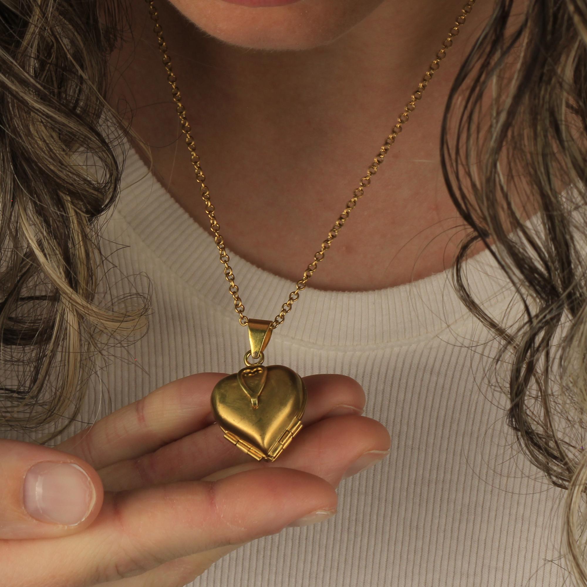 Christmas Gift for Her Photo Locket Necklace, Personalized Vintage Heart Photo Locket, 4 Picture Pendant, Picture Locket Christmas Present