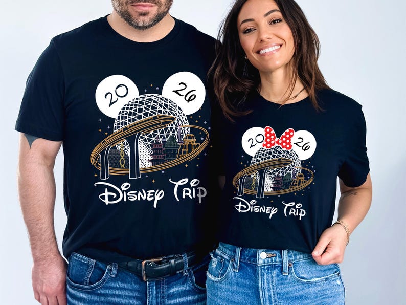 Magliette Disney Epcot 2026, Maglietta World Traveler, Maglietta Disney personalizzata, Maglietta Mickey Epcot, Maglietta Minnie Epcot, Maglietta Disney Family, Maglietta Disney immagine 1