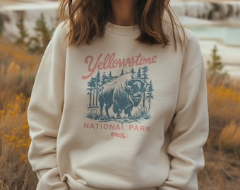 Yellowstone National Park Sweatshirt Vintage Beige Cream Wyoming Unisex Crewneck Gift For Her Adventure Sweatshirt Road Trip Bison Shirt