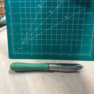 Vintage Green Handle Vegetable Peeler Corer