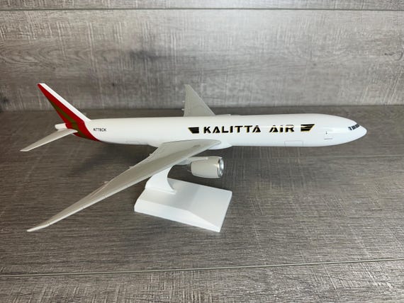 KALITTA AIR 777F スケール1:200 未開封 B777-300 ERSF Kalitta Air Model Airplane 1:200 Plastic. - Etsy
