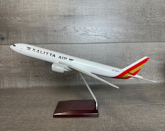 B777 Kalitta Air model airplane solid resin 1:200 scale
