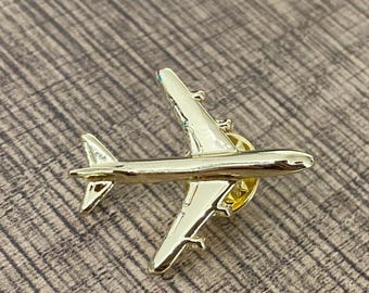NEW ! B747 tie tack/lapel pin Gold Airplane Lapel Pin – Vintage-Inspired Jet Brooch – Pilot Gift or Aviation Collectible