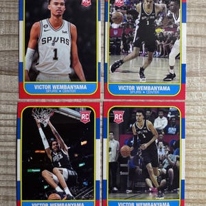 Lot de 4 cartes Rookie 2023 « Style 86 » Victor Wembanyama - San Antonio Spurs