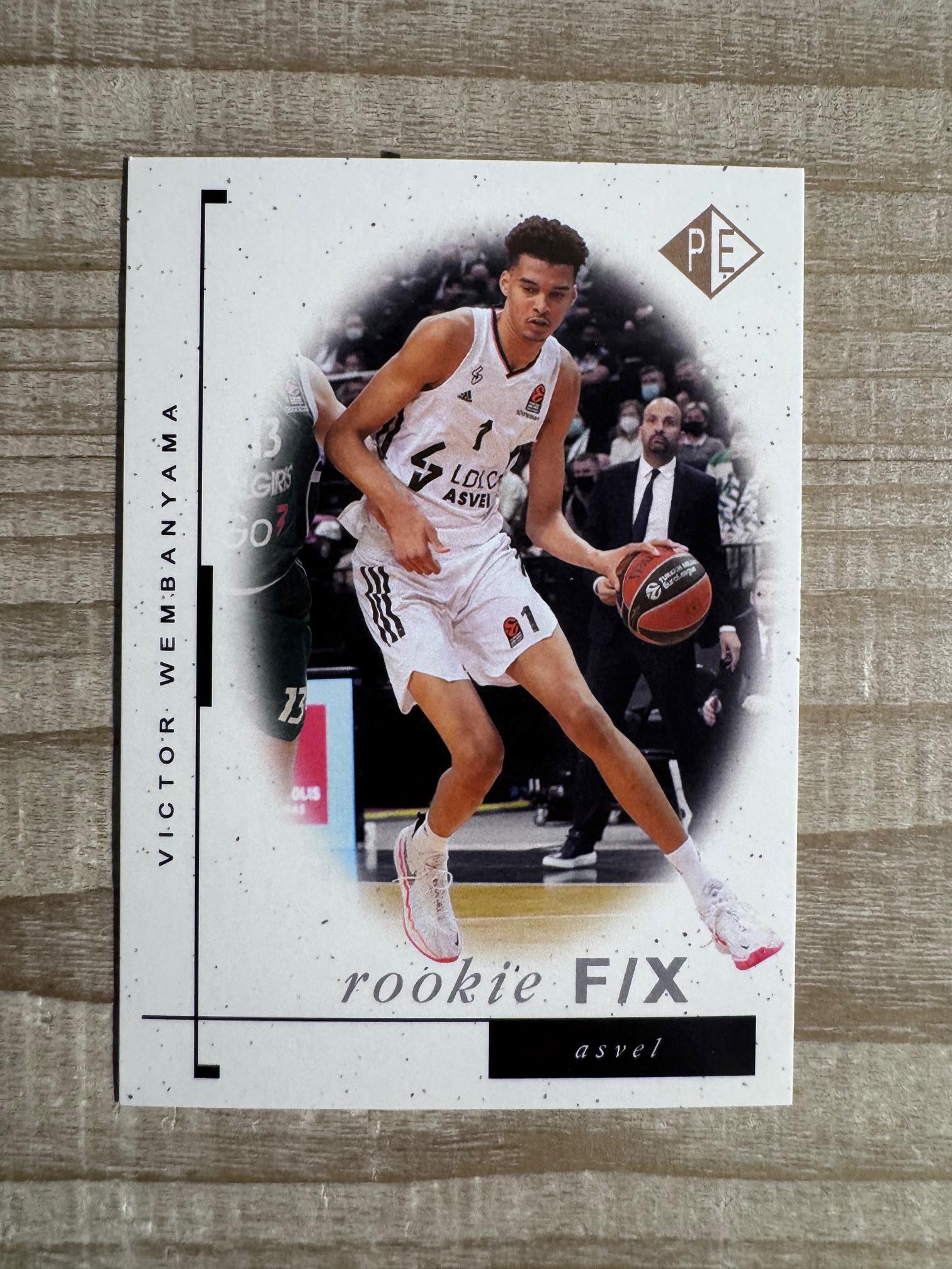 Cartes Prospector's Edge Rookie F/X Rookie 2021 de Victor