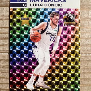 Carte de basket-ball Rookie Luka Doncic 2018 Prism Style - Dallas Mavericks (Maillot blanc)