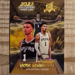 Tarjeta de novato Gold Lightning 2023 de Victor Wembanyama - San Antonio Spurs