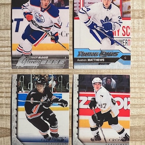 Connor McDavid, Sidney Crosby, Alex Ovechkin, Auston Matthews Lote de 4 cards de hóquei Rookie Young Guns RP