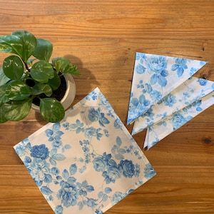 Upcycled Blue and White Floral Napkins, Set of 4 Cotton Lunch Napkins, Blue and White  Upcycle, Floral Lunch Napkins