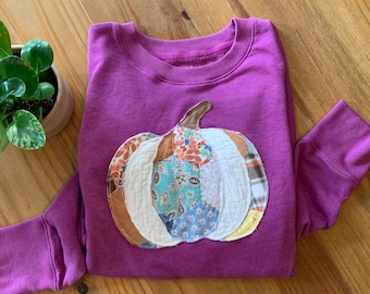 Quilted Pumpkin Sweatshirt: Large Purple Fall & Thanksgiving Top with Vintage Quilt Appliqué