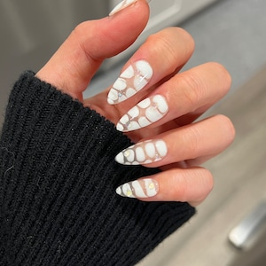 Reusable White Snake Pattern Press on Nails Gel Manicure | Fake Nails | Handmade | Press-on nails | Long-lasting | Fragrance Free | 1-A345