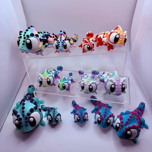3D Printed Chameleons - Articulating Toy / Desk Pet