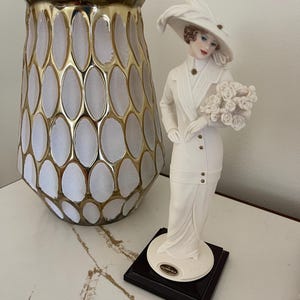 Raquel by Giuseppe Armani - Florence (1999) 1309F Porcelain Figure (Italy)