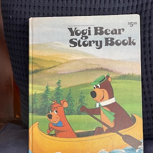 Yogi Bear Story Book -Hanna - Barbera Authorized Edition (1974) Hardcover