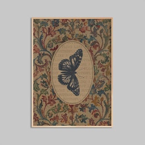 Puede incluir: Impresión enmarcada con una ilustración de mariposa oscura dentro de un óvalo, rodeada de texto y un patrón floral. El fondo tiene una estética vintage con colores marrón, rojo y azul.