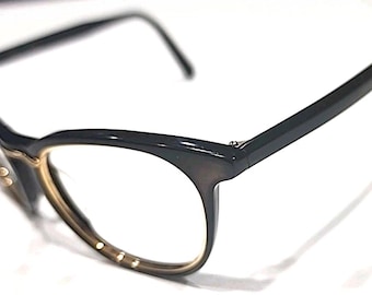 Vintage Gucci GG 2411/S Tortoiseshell Sunglasses With Gold Accents